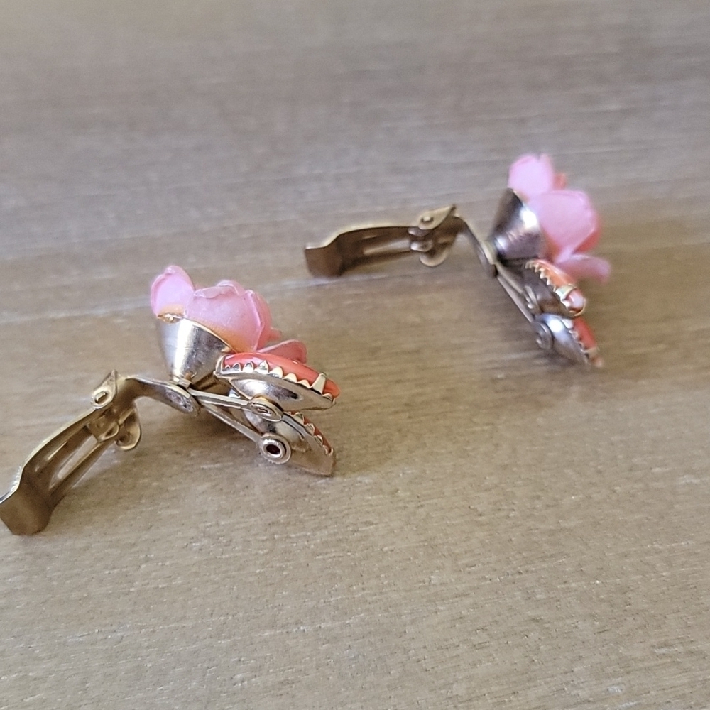 Pink Rose Clip-On Earrings Vintage Inspired Floral Costume Jewelry - Picture 7 of 7
